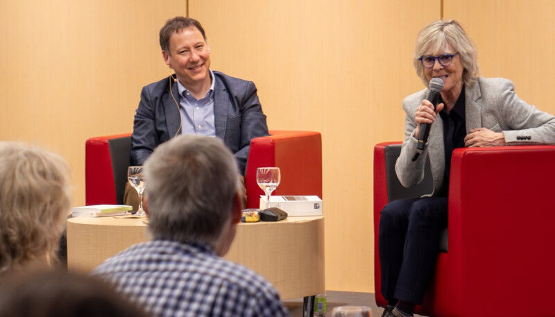 Philosophie - Linguistique & Littérature - Pierre-Olivier Méthot, doyen de la Faculté de philosophie, s'est entretenu avec l'écrivaine Hélène Dorion. - Courtoisie Philosophie - Linguistique & Littérature