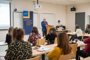 La condition enseignante: entre professionnalisation, d�fis et qu�te de sens