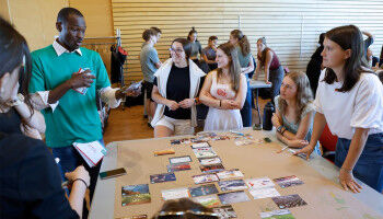 Environnement - La Fresque du climat: un atelier ludique sur des enjeux sociaux, économiques et environnementaux - ULAVAL La Fresque du climat: un atelier ludique sur des enjeux sociaux, économiques et