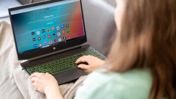 Swipe�right, but safer